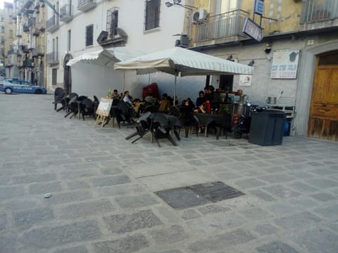 La dimora aragonese Apartment in Naples
