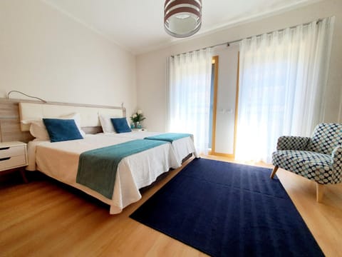 Nearby landmark, Golfcourse, Beach, Swimming pool, Location