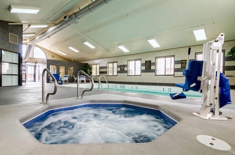 Hot Tub, Swimming pool