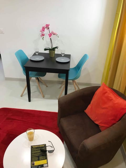 Seating area, Dining area