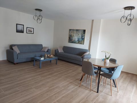 Pine Lodge Apartment in Kavala