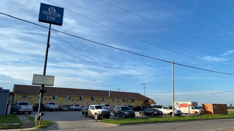 Property building, Street view, Location, Parking
