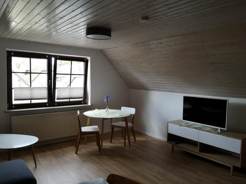 TV and multimedia, Dining area