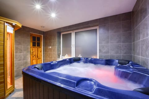Hot Tub, Hot Tub