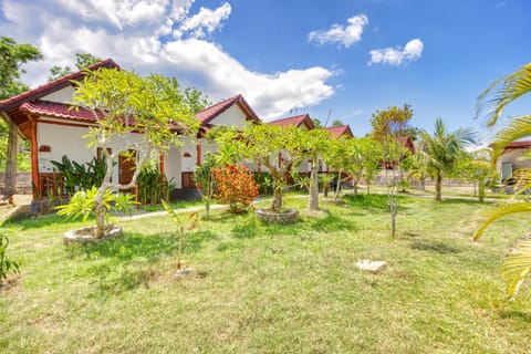 Property building, Day, Garden, Garden view