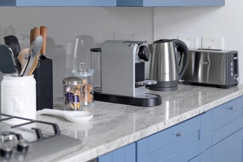 Coffee/tea facilities, Kitchen or kitchenette