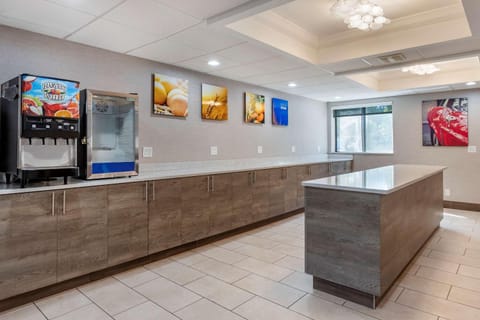 Restaurant/places to eat, Dining area, On site, Breakfast