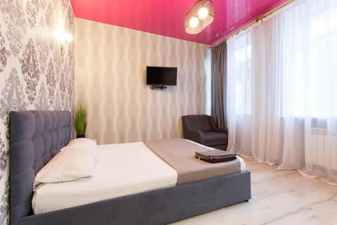 Bed, TV and multimedia, Photo of the whole room