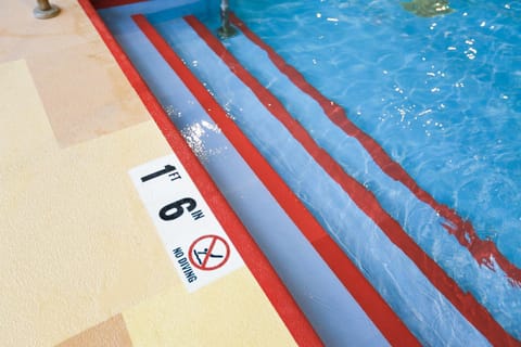 Rapid River Lodge Hotel in Brainerd