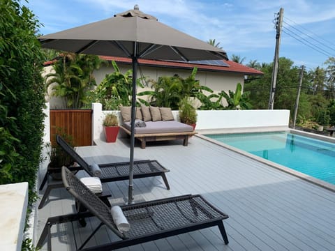 Facade/entrance, Balcony/Terrace, Pool view, Swimming pool