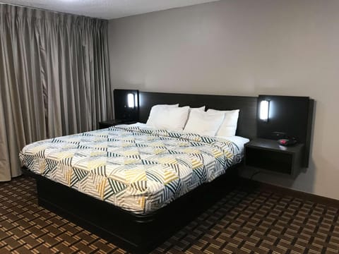 Bed, Photo of the whole room, Bedroom, On site