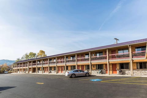 Property building, On site, Parking