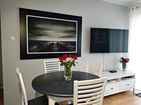 TV and multimedia, Dining area