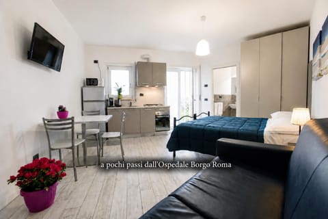 Bedroom, kitchen