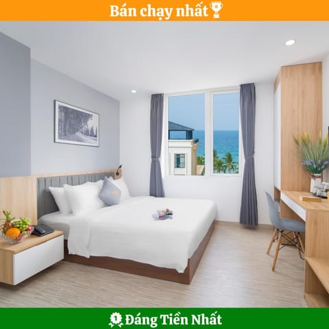 Bed, TV and multimedia, Photo of the whole room, Bedroom, Text overlay