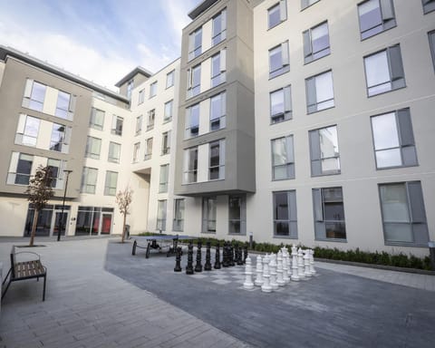 Property building, Neighbourhood