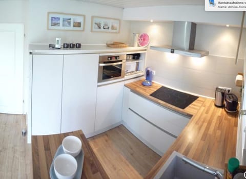 Coffee/tea facilities, Kitchen or kitchenette, Communal kitchen