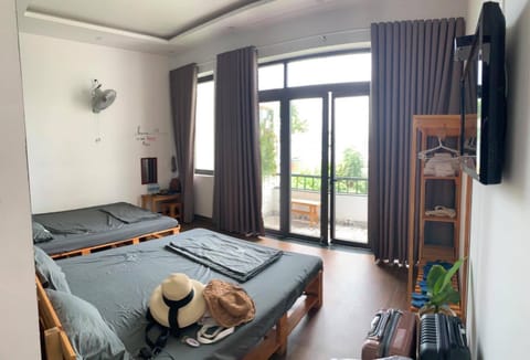 Bed, Balcony/Terrace, Photo of the whole room, Bedroom, City view