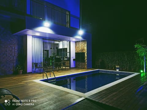 Night, Swimming pool