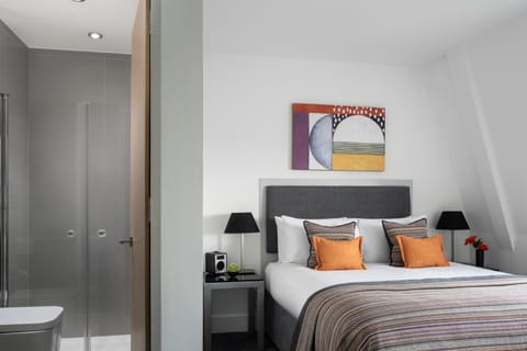 Shower, Bedroom