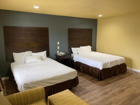 Woodridge Inn and Suites Hotel in Ozark Mountains