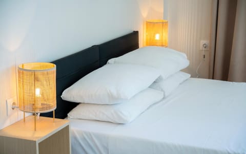 Mare I - studio in Old Harbor Apartment in Chania