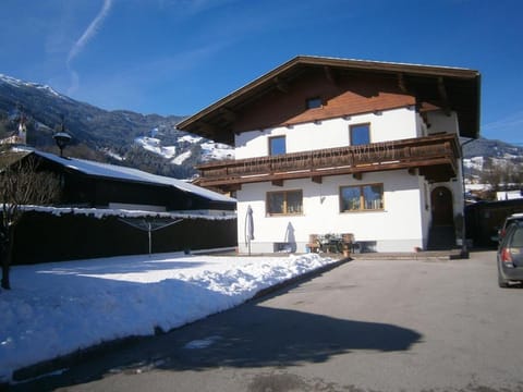 Property building, Winter