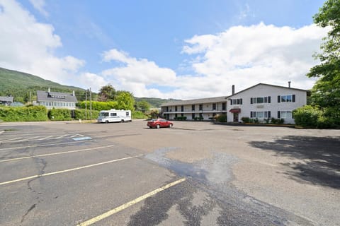 Property building, Parking