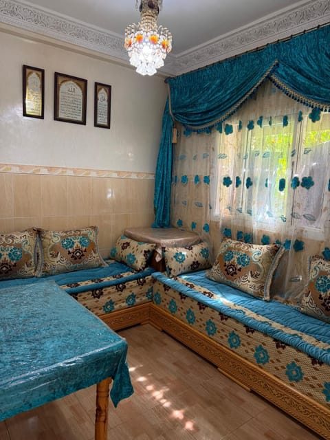 Living room, Photo of the whole room, Seating area