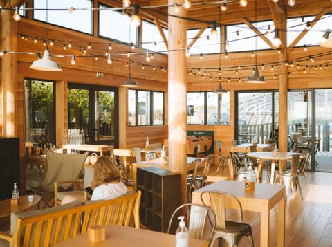 Communal lounge/ TV room, Living room, Seating area