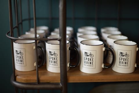 Coffee/tea facilities, Continental breakfast