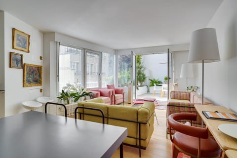 Bastille Apt design with AC terrace 5 people by Weekome Apartment in Paris