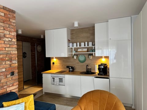 Coffee/tea facilities, Kitchen or kitchenette, Living room, dishwasher, stove