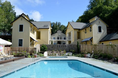 Property building, Swimming pool