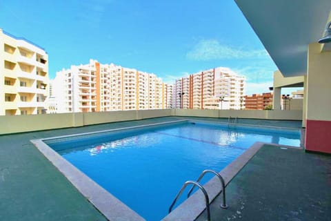 Swimming pool, Swimming pool