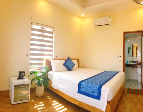 Bed, Bedroom, air conditioner