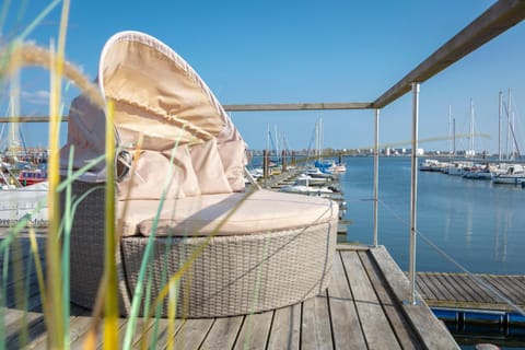 Balcony/Terrace, Lake view, Sea view, sunbed