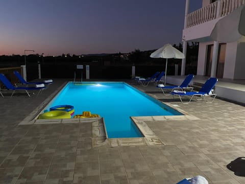 VILLA LAMBRIANA Villa in Peyia