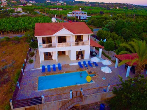 VILLA LAMBRIANA Villa in Peyia