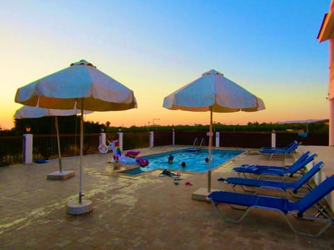 VILLA LAMBRIANA Villa in Peyia