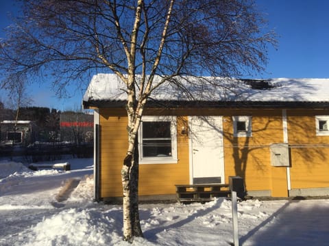 Property building, Facade/entrance, Winter