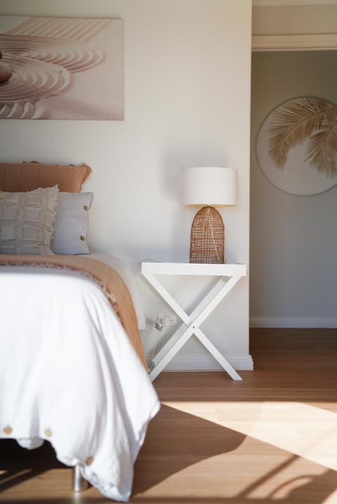 Bed, Decorative detail, Bedroom