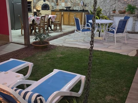 Patio, Day, Seating area, Dining area, sunbed