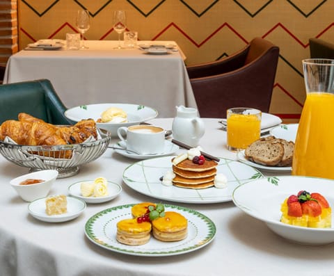 Restaurant/places to eat, Food, Breakfast, Buffet breakfast