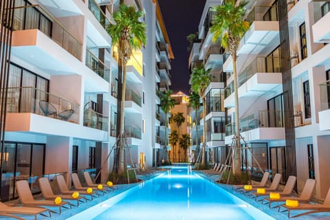 Pool view, Swimming pool