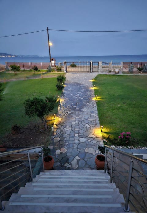 Kalyves beach - seafront apartment Apartment in Halkidiki