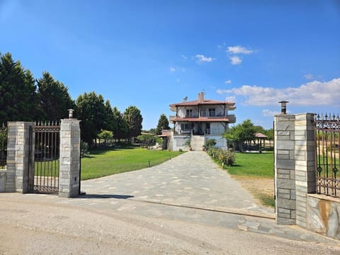 Kalyves beach - seafront apartment Apartment in Halkidiki