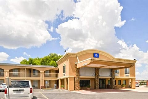 Property building, Day, Location, Parking