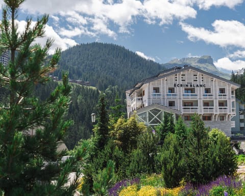 Property building, Spring, Mountain view