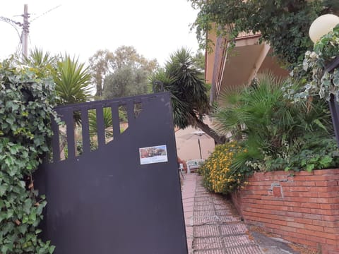 Facade/entrance, Property logo or sign